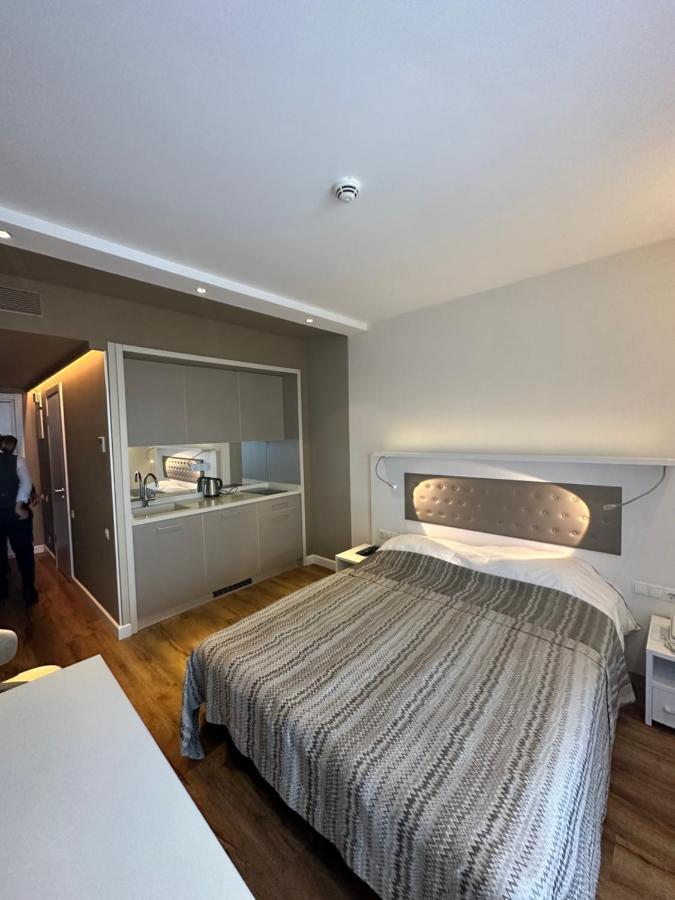 Alliance Palace Aparthotel By Marriott 바투미 외부 사진