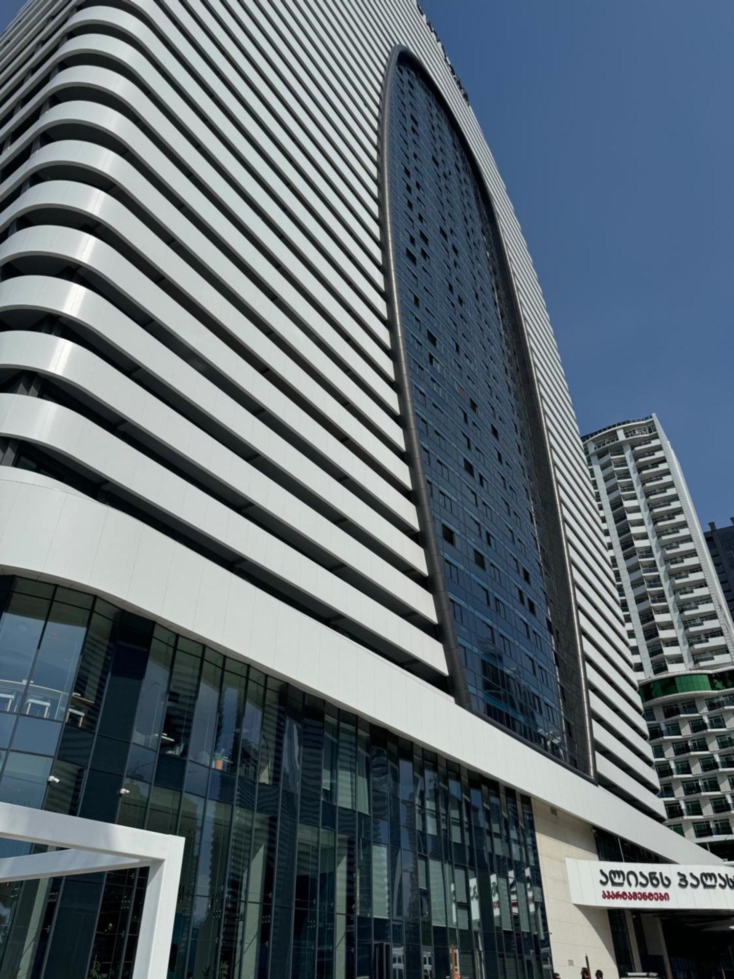 Alliance Palace Aparthotel By Marriott 바투미 외부 사진